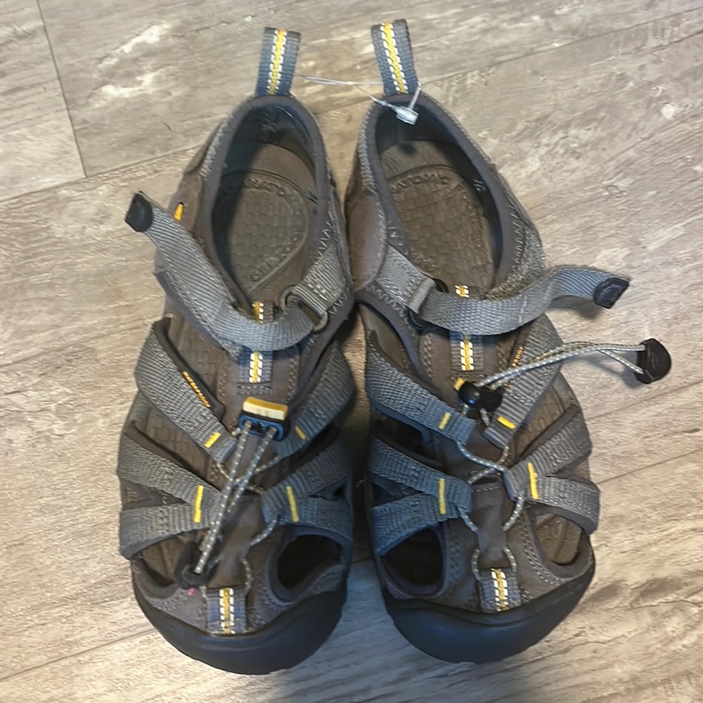 Keen Size 13 Waterproof Washable Shoes